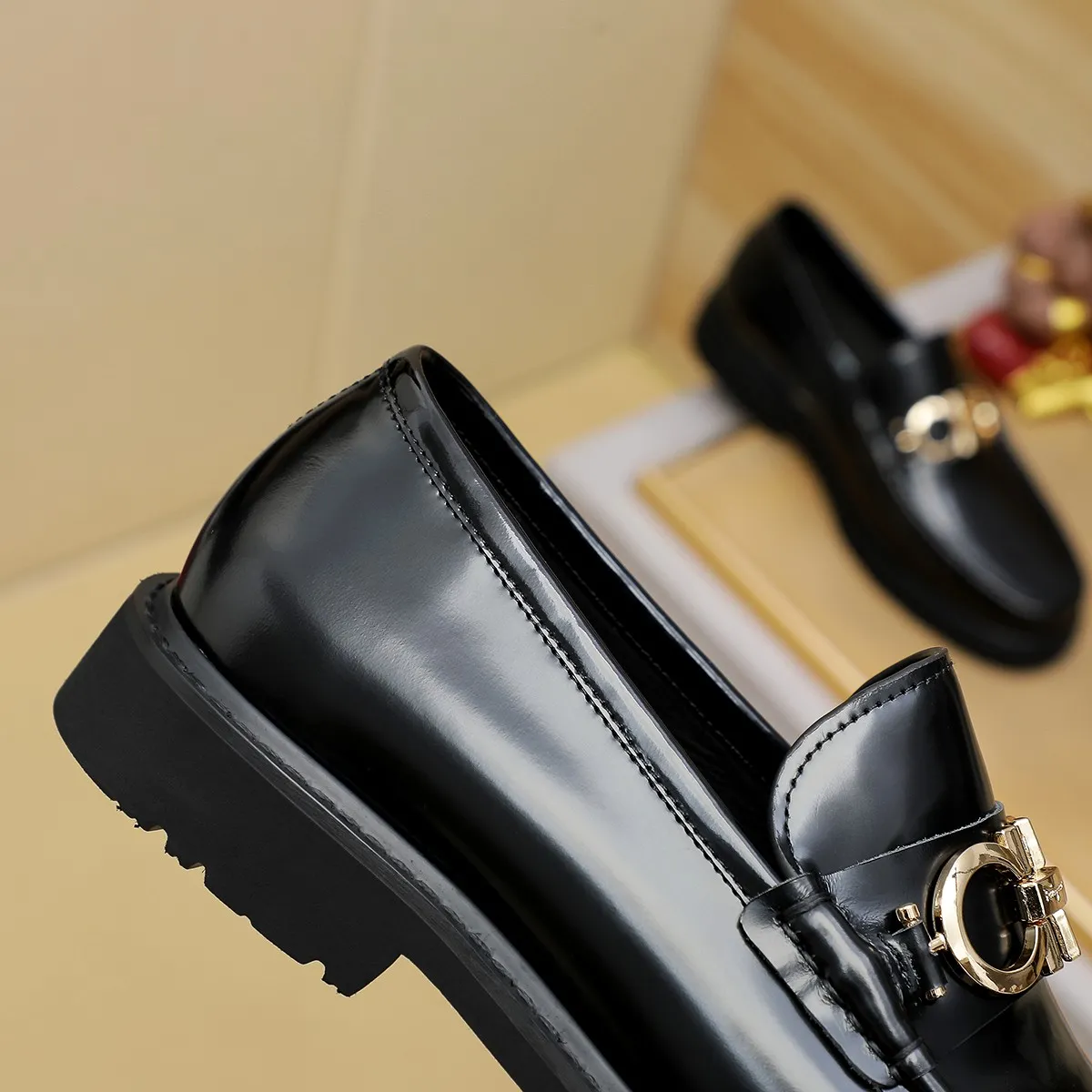 Men's shoes 💰500 Ferragamo [Ferragamo] top imported suit men's shoes 💯Original copy of the official website, product materials: selected imported embossed calfskin + luxury hardware buckle accessories ~ imported water-dyed cow 🐂 leather lining. Strong three-dimensional visual effect, original combination outsole, multiple colors available😘 Size: 38-44 (.45.46.4. Customized)